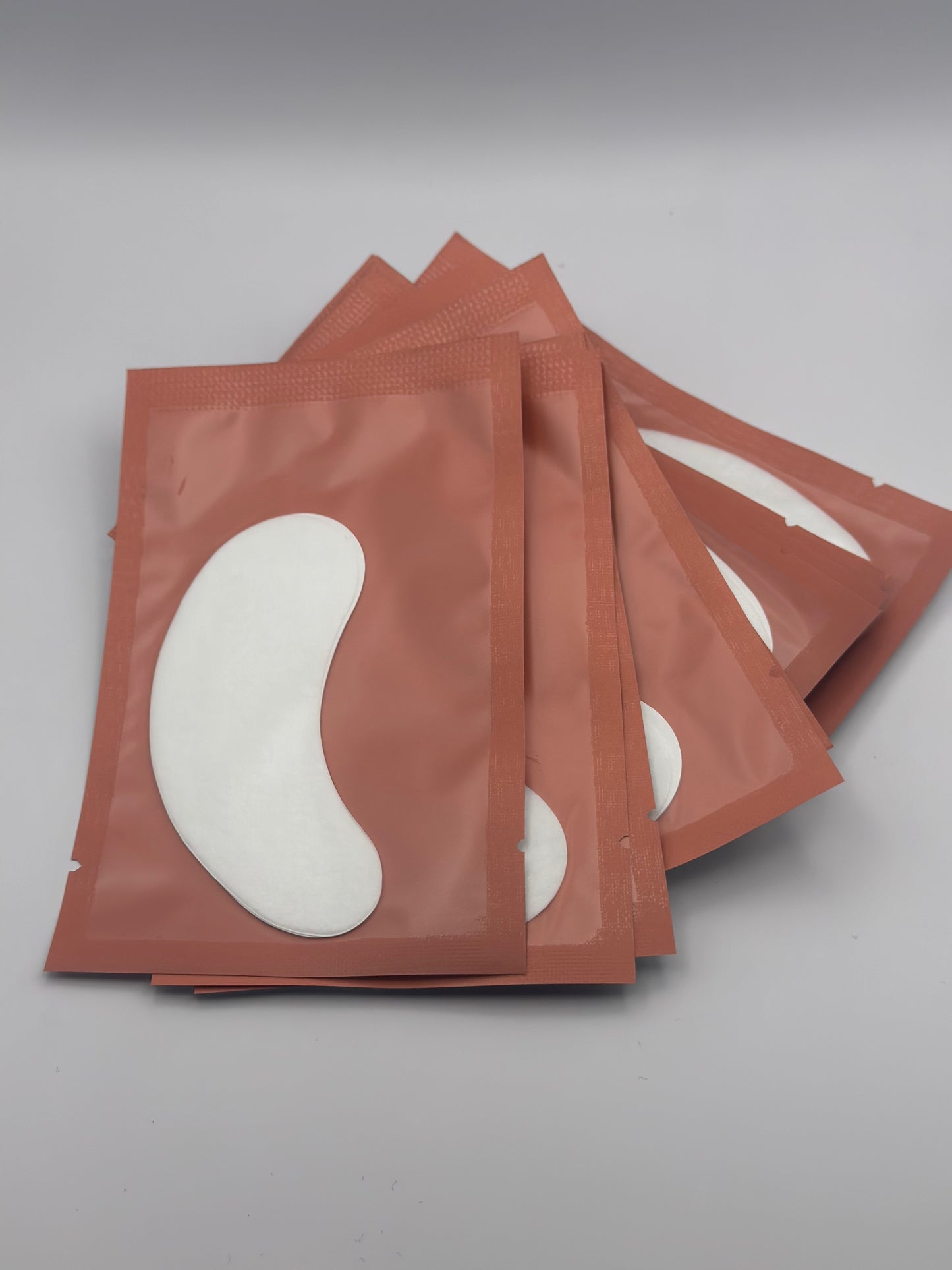 Eyelash lint free under eye patches